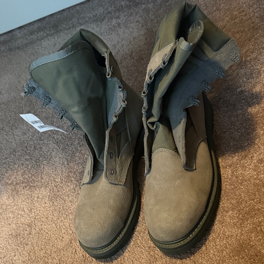 Vibram Men's Olive Combat Boots